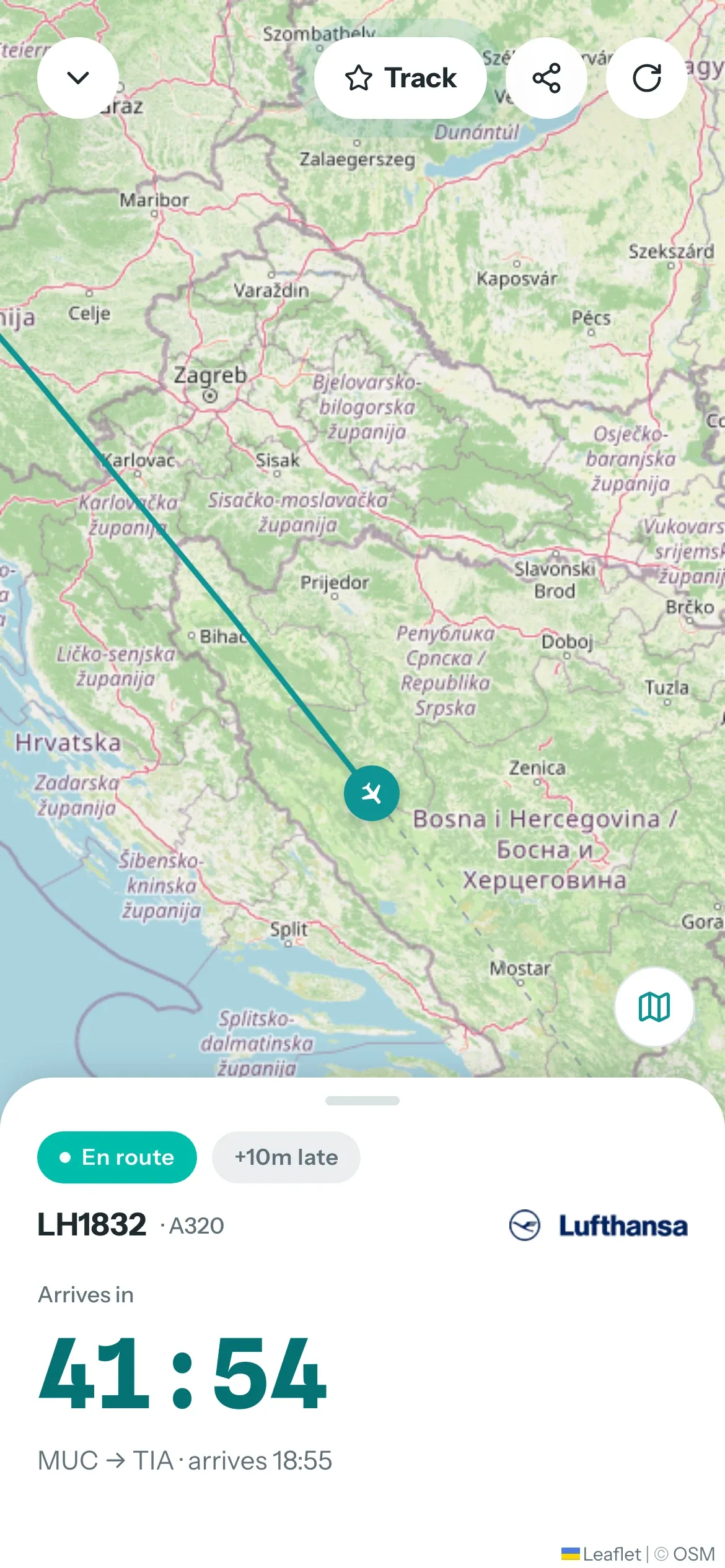 Touchdown: A tracked flight on the phone: LH1832 Munich to Tirana, live on the map, landing in 42 minutes.